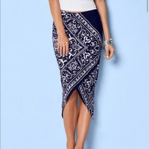 VENUS asymmetric skirt womens size M